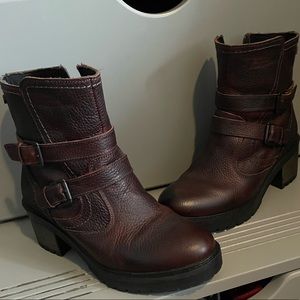 SOLD Women’s Boots